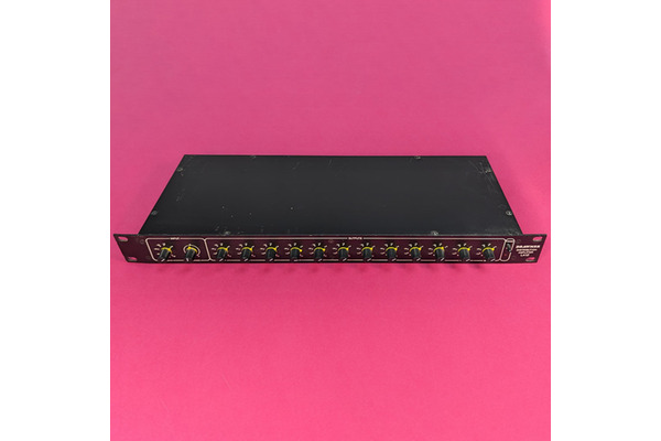 Drawmer LA12 distribution amplifier (can run twelve cassette decks)
